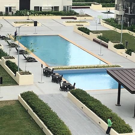 Spacious 2 Bedroom Condo Unit For Rent ايلويلو المظهر الخارجي الصورة