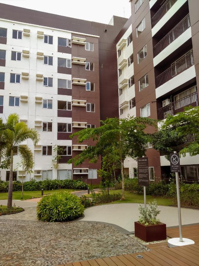 Spacious 2 Bedroom Condo Unit For Rent ايلويلو المظهر الخارجي الصورة