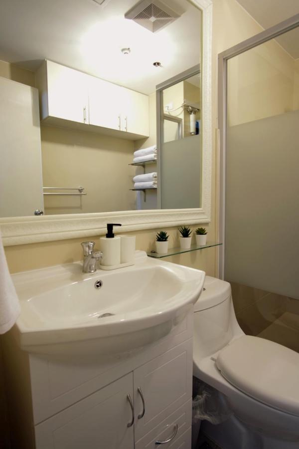 Spacious 2 Bedroom Condo Unit For Rent ايلويلو المظهر الخارجي الصورة