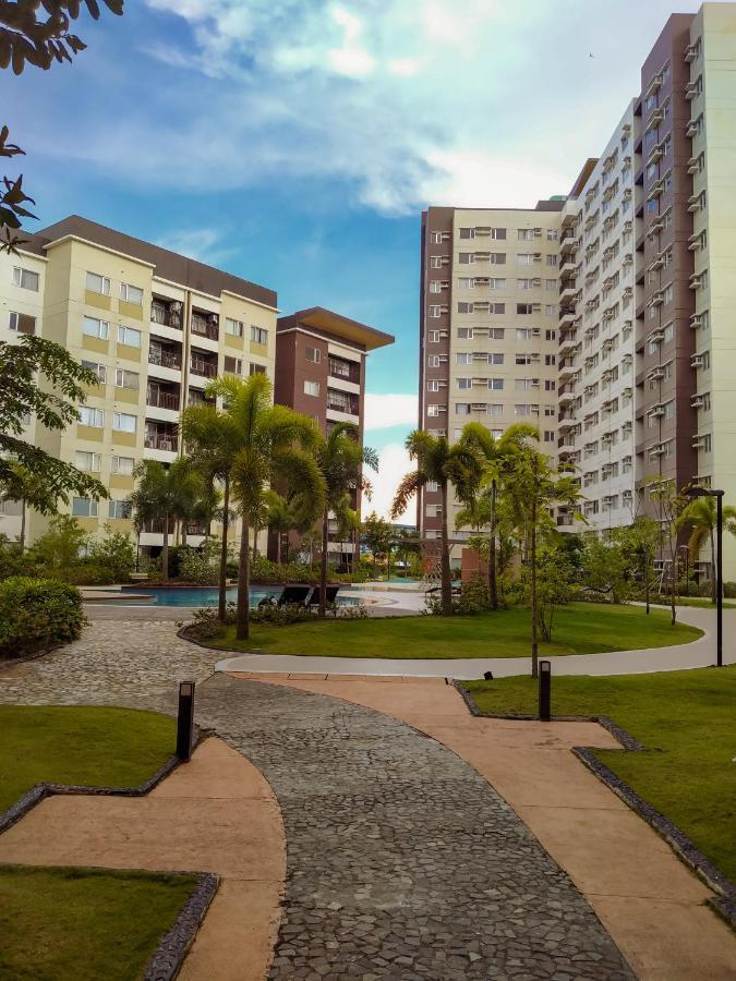 Spacious 2 Bedroom Condo Unit For Rent ايلويلو المظهر الخارجي الصورة
