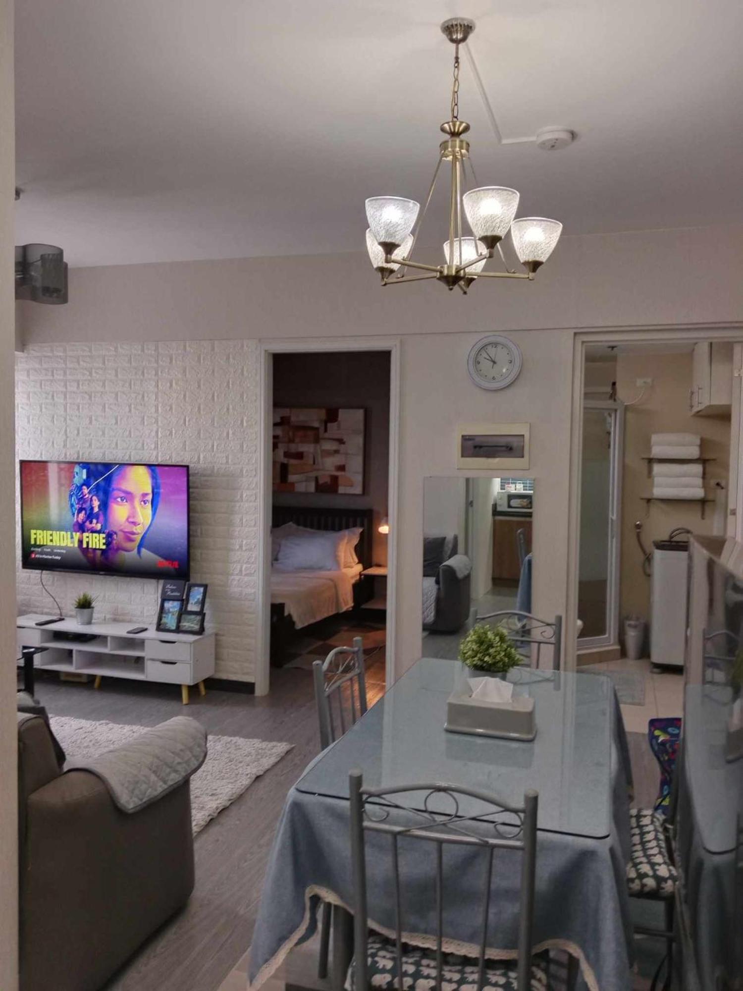 Spacious 2 Bedroom Condo Unit For Rent ايلويلو المظهر الخارجي الصورة