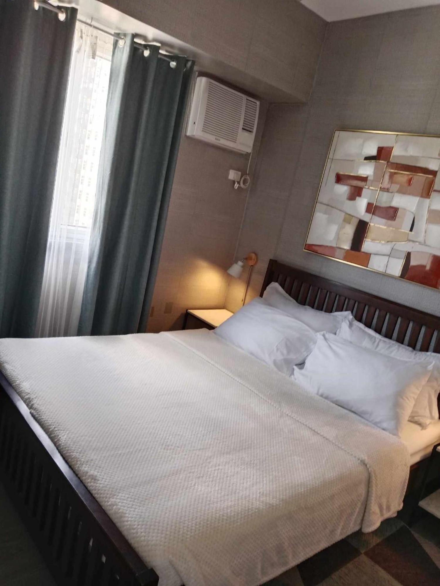 Spacious 2 Bedroom Condo Unit For Rent ايلويلو المظهر الخارجي الصورة