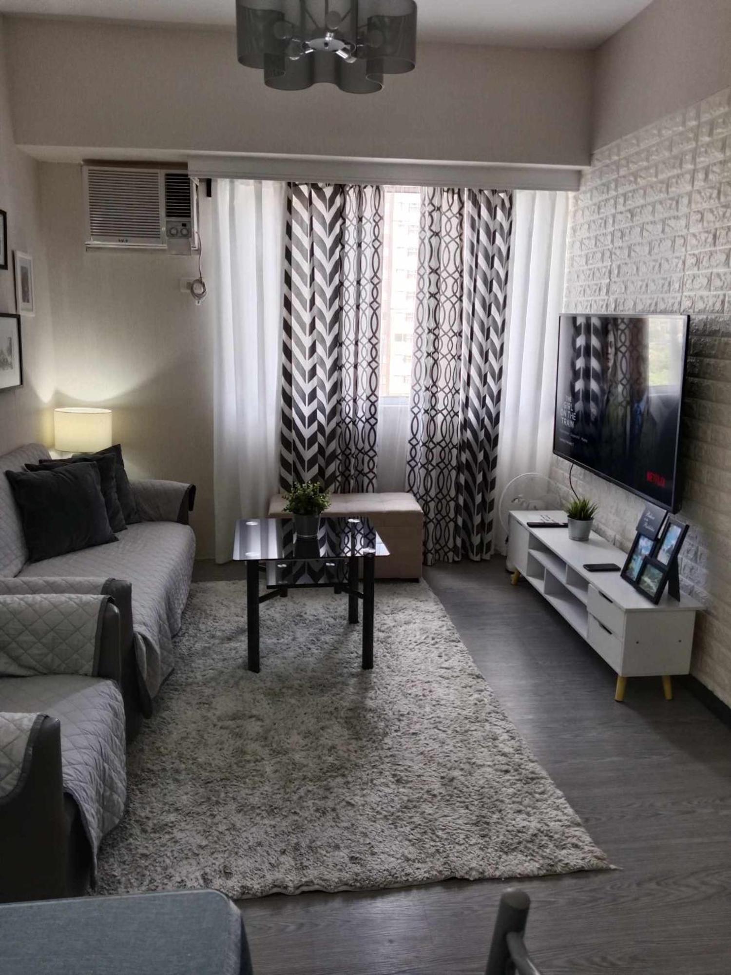 Spacious 2 Bedroom Condo Unit For Rent ايلويلو المظهر الخارجي الصورة