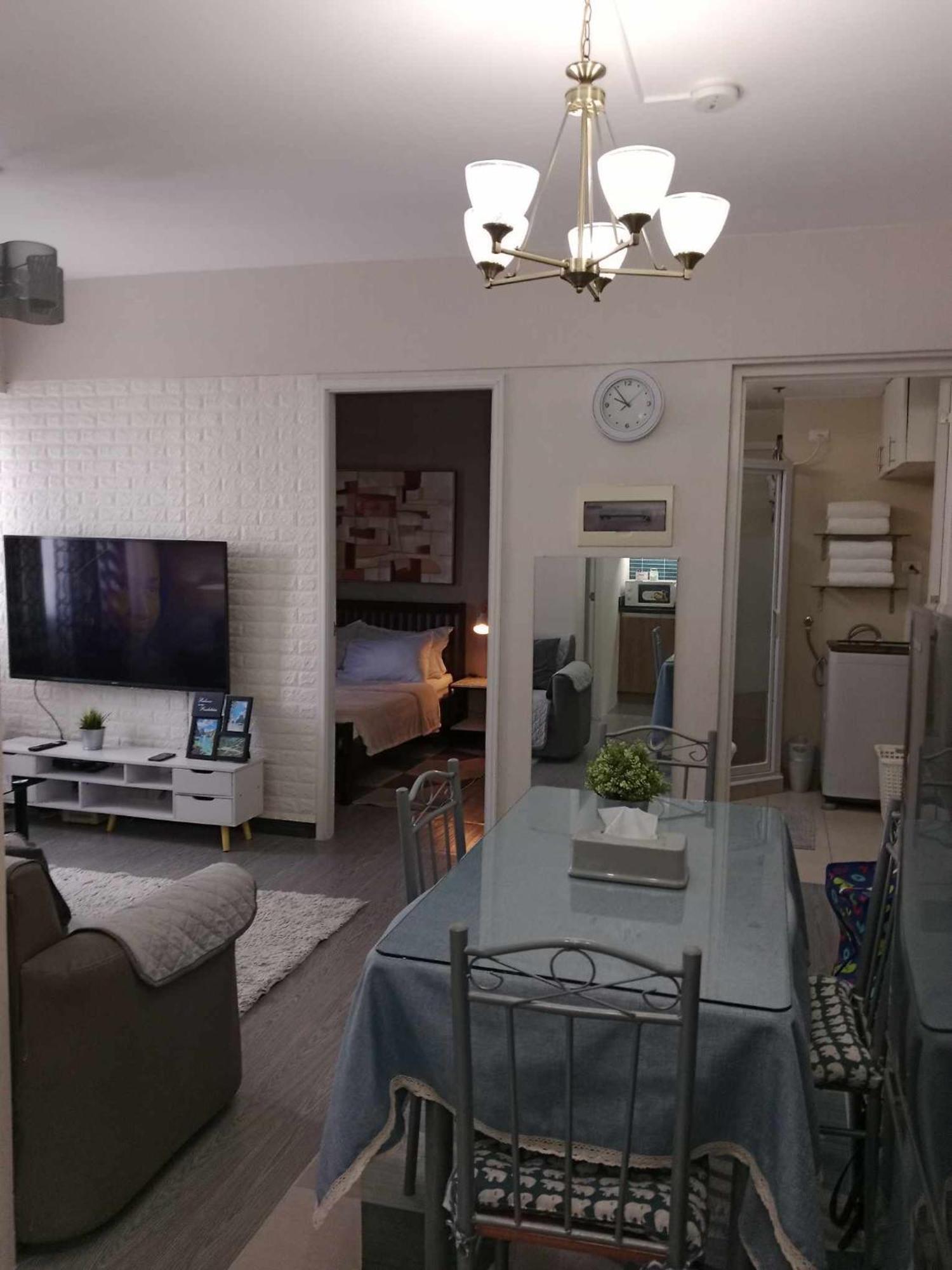 Spacious 2 Bedroom Condo Unit For Rent ايلويلو المظهر الخارجي الصورة