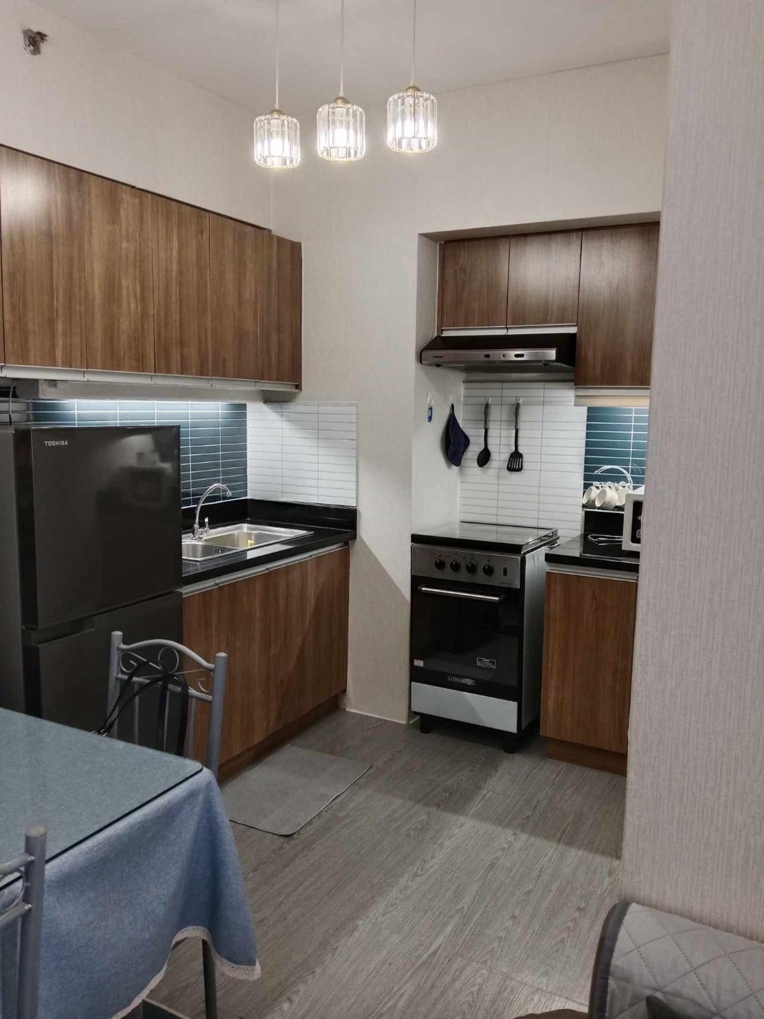 Spacious 2 Bedroom Condo Unit For Rent ايلويلو المظهر الخارجي الصورة