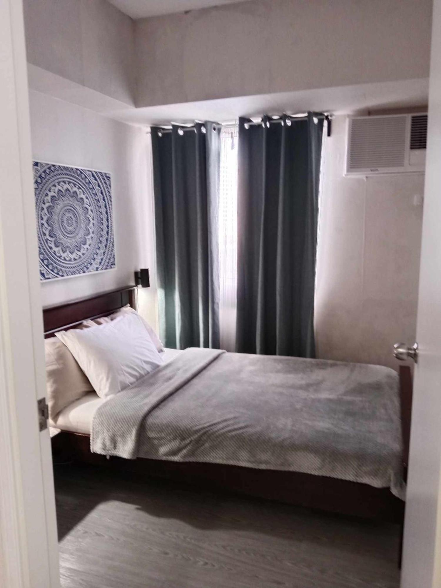 Spacious 2 Bedroom Condo Unit For Rent ايلويلو المظهر الخارجي الصورة